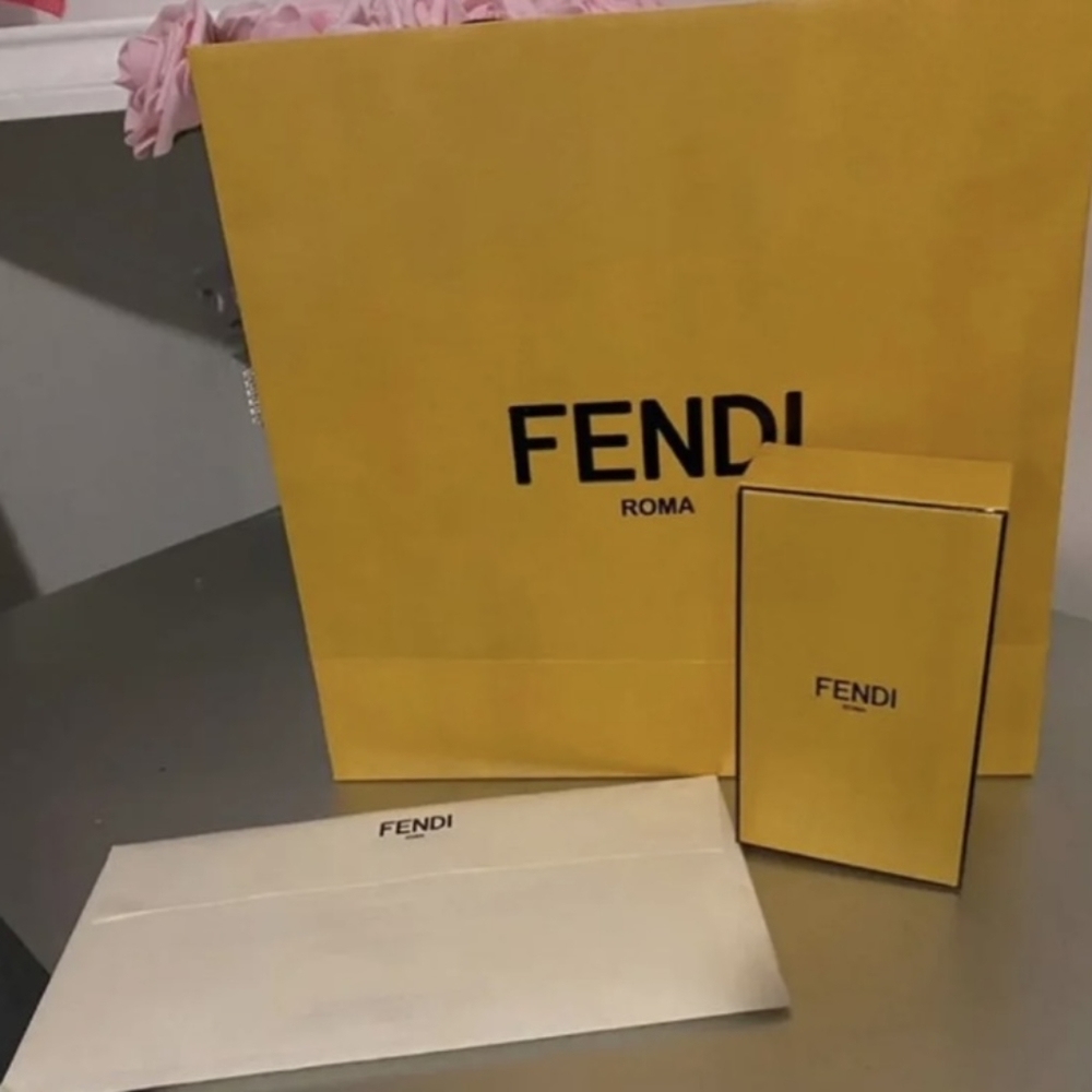 Fendi - Picture 5 of 15